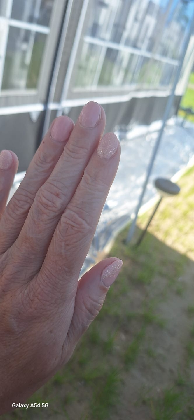 Customer photo review of Limited Edition 5 - Mood Change Berry Dipping Powder