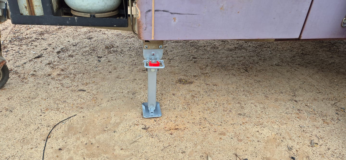 Customer photo review of X-BULL Drop Down Legs 440MM- 560MM Trailer Steel Legs Caravan Corner 1200LBS