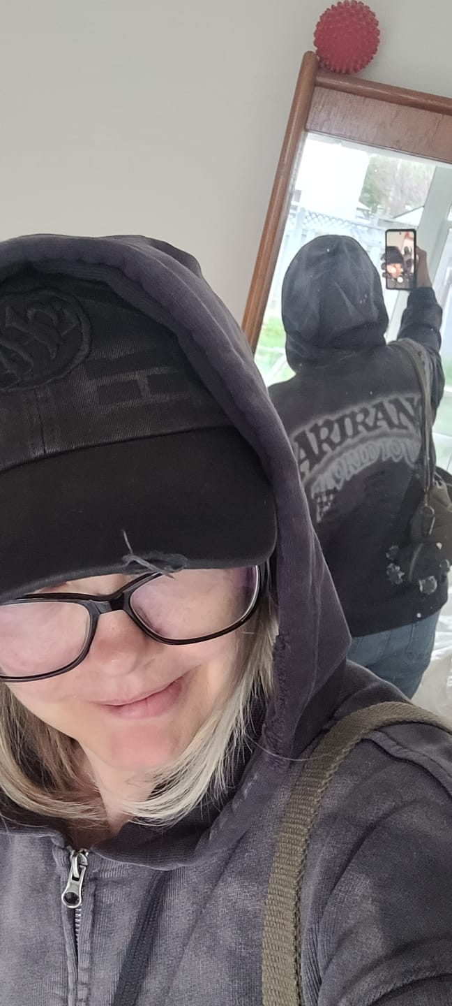 Customer photo review of BTS - ARIRANG WORLD TOUR OFFICIAL MD ZIP UP HOODIE (CHARCOAL)