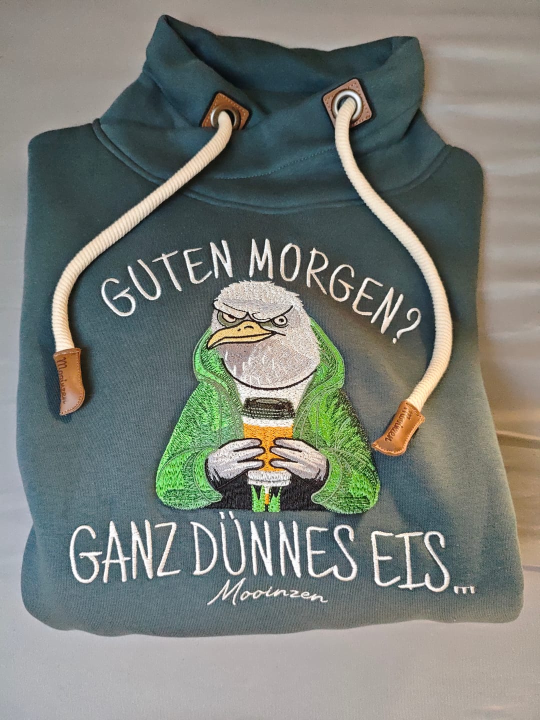 Customer photo review of Guten Morgen? Ganz dünnes Eis... · Unisex Bio Schalkragen Sweatshirt (ohne Kapuze)