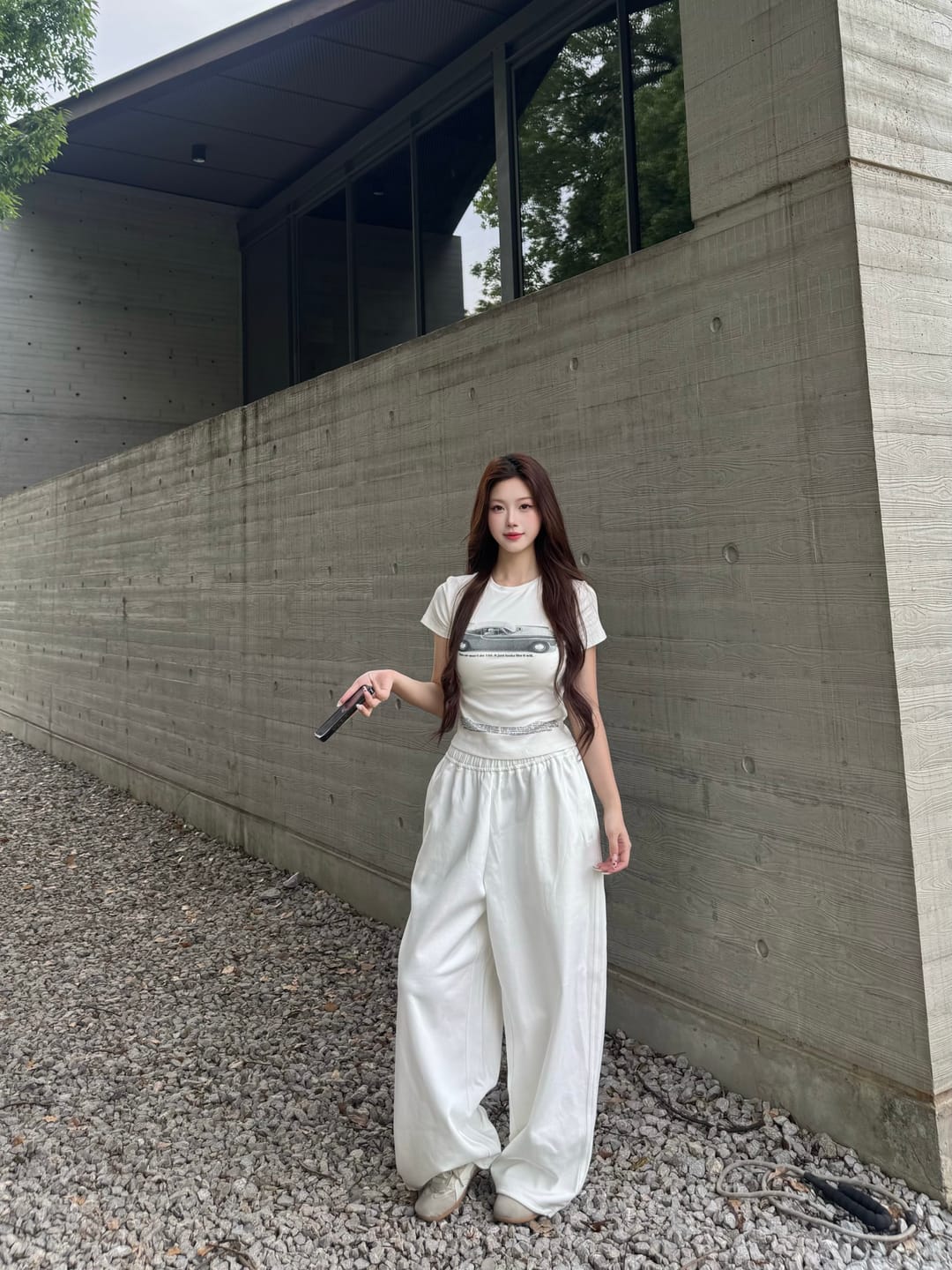 Customer photo review of ROVENTE Drawstring Wide-Leg Pants in White