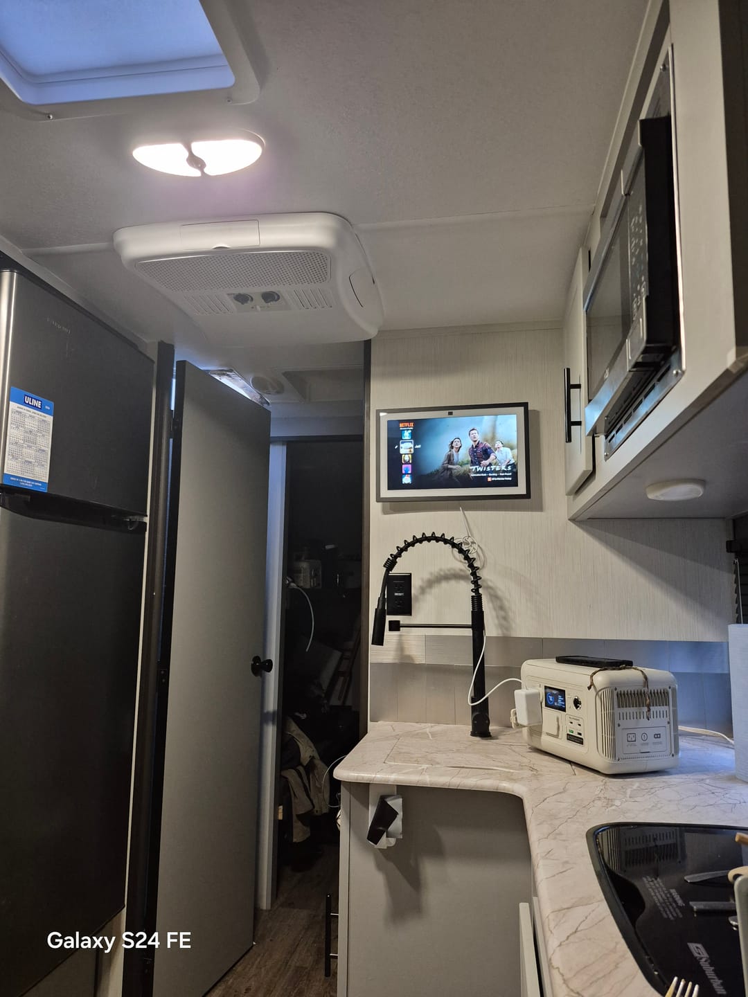 Customer photo review of ALLPOWERS R600 Portable Power Station 600W 299Wh LiFeP04 Battery