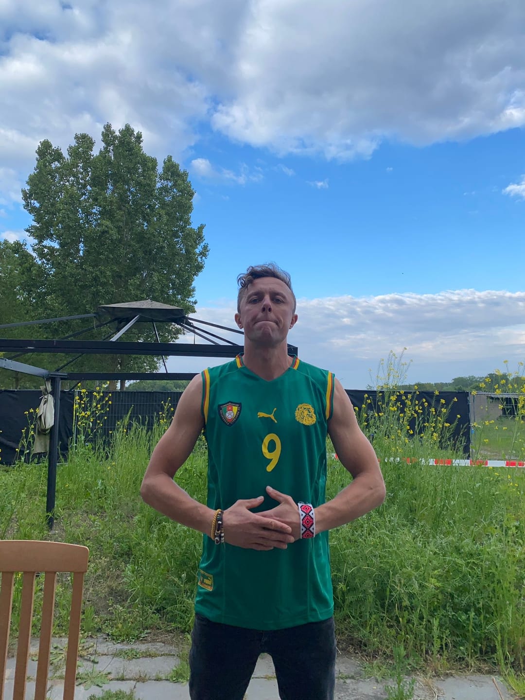 Customer photo review of Samuel Eto'o 9 - Cameroon AFCON 2002 Retro Sleeveless Football Jersey Kit