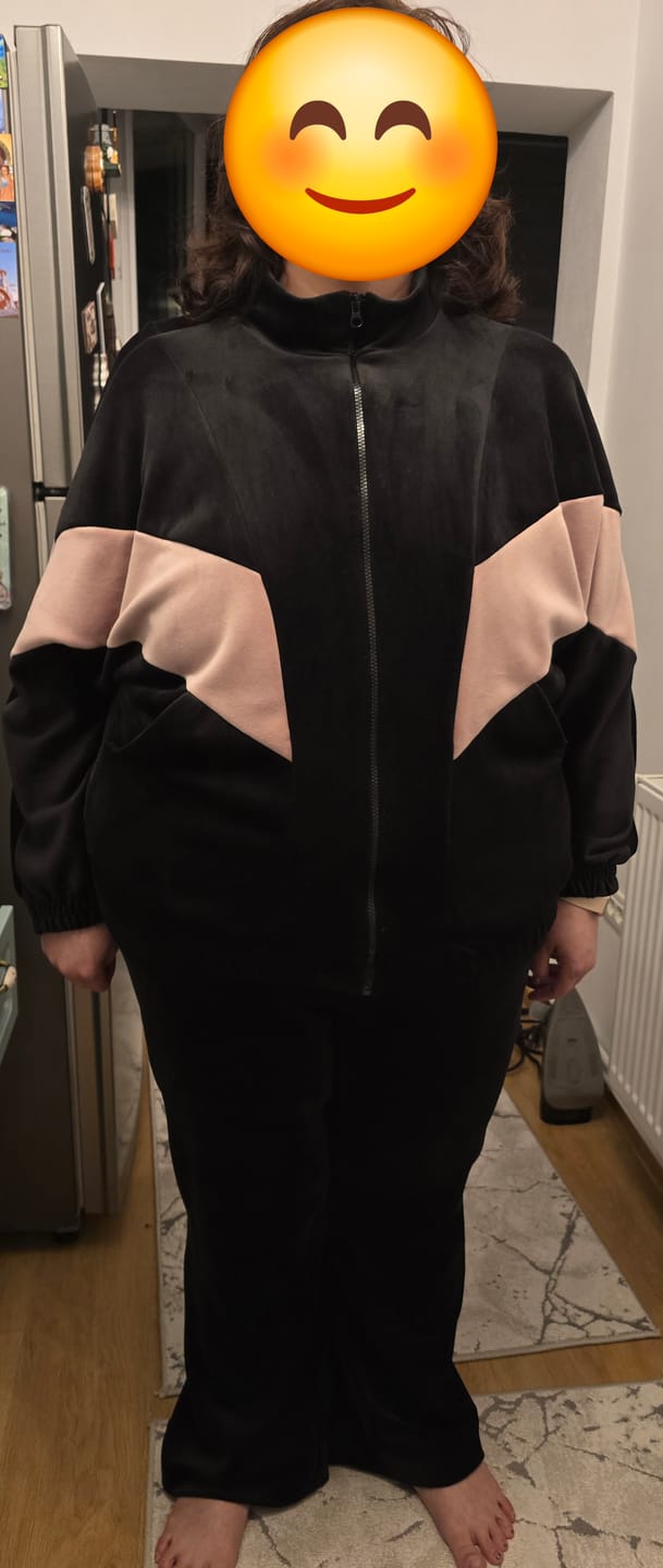 Customer photo review of Velvet set with wide-leg pants
