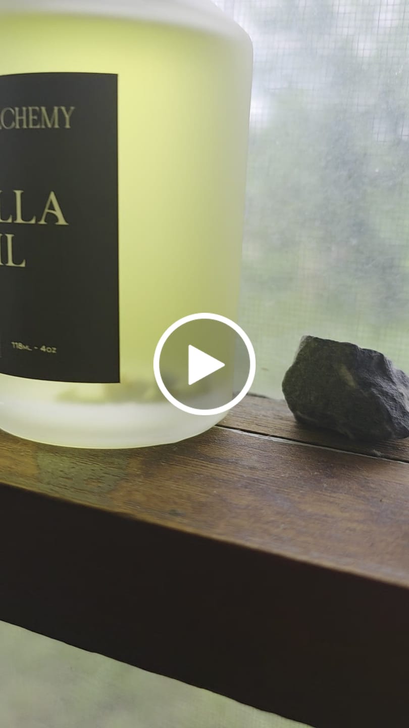 Customer video review of VANILLA VEIL BODY OIL