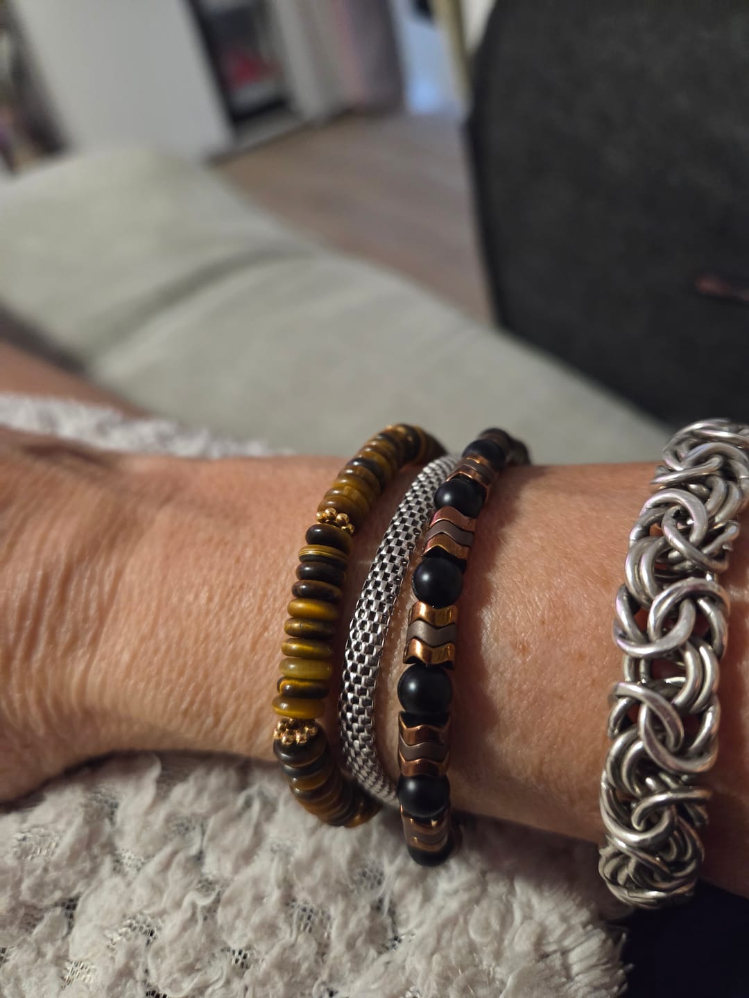 Customer photo review of Tigerauge Armband - Kraftperlen