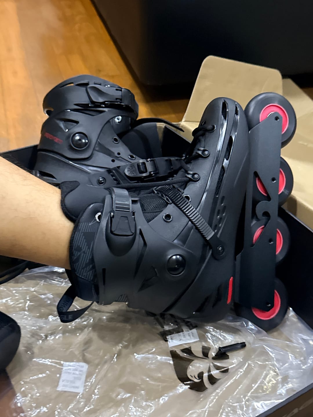 Customer photo review of Flying Eagle F4 Raven Black Fire Skates