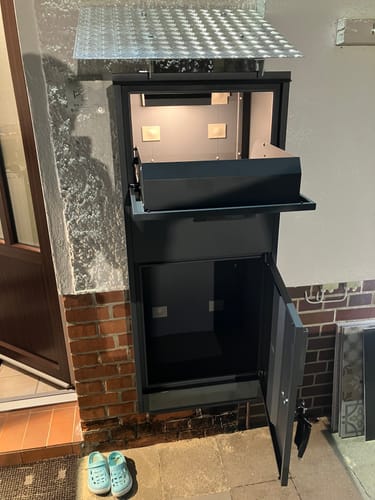 Customer photo review of Stand-Paketbox PB5 in Anthrazit (RAL7016)