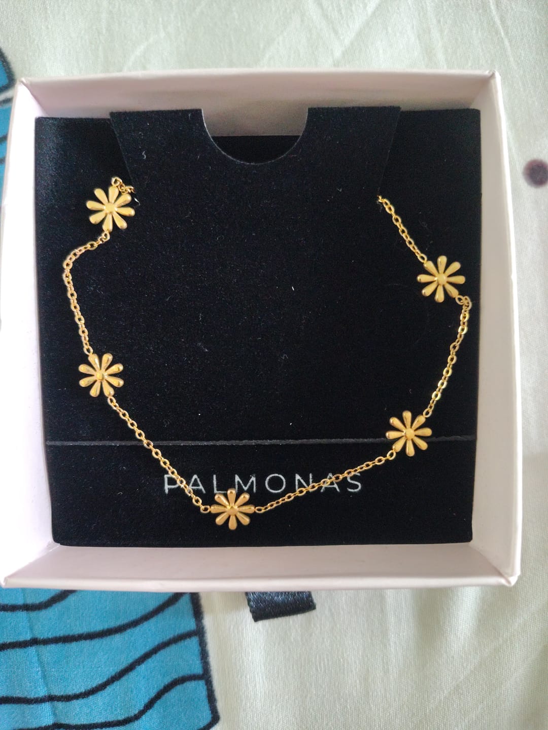 Customer photo review of Daisy Flower Necklace
