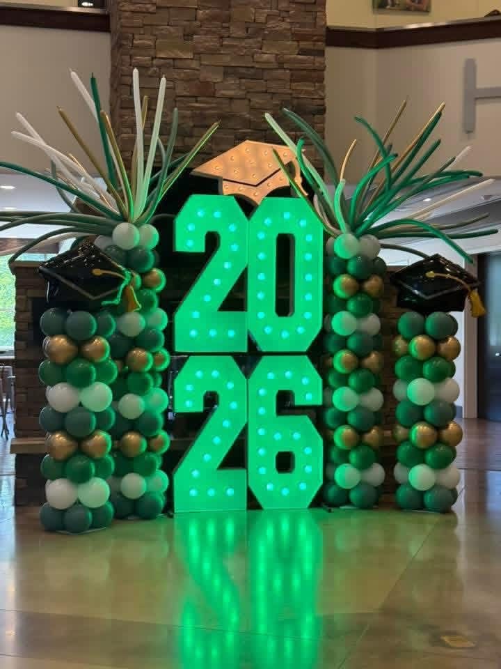 Customer photo review of 2pcs Adjustable Balloon Column Stand Flower Column Stand Made of Aluminum Alloy Tube For Party Decoration