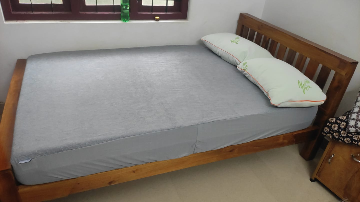 Customer photo review of Flo Adjustable Pillow (Fibre)