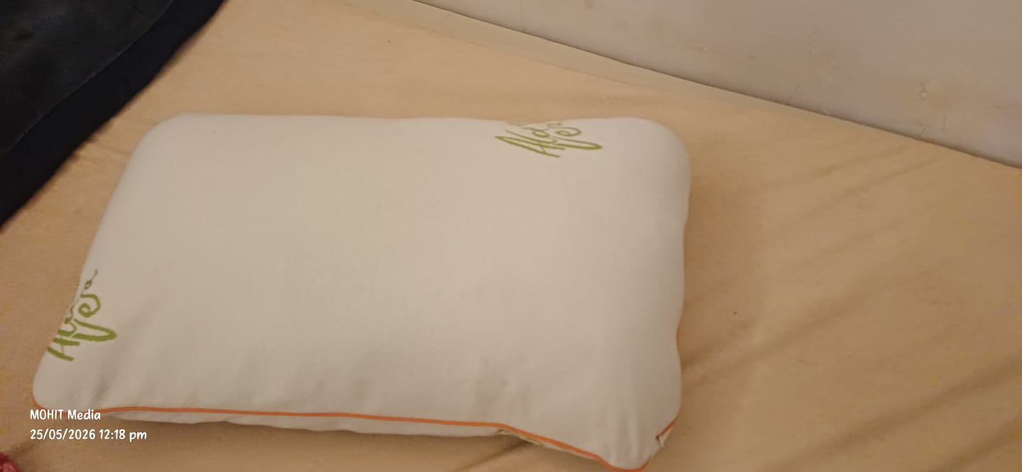 Customer photo review of Flo Adjustable Pillow (Fibre)