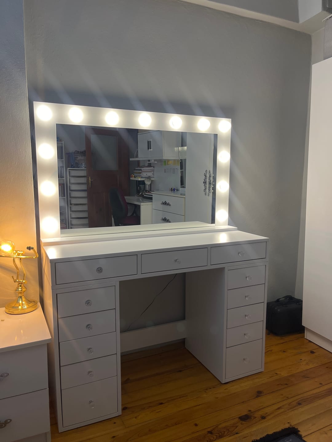 Customer photo review of Rani BJ196 Makyaj Masası 13 Çekmeceli Takı Düzenleyici Beyaz