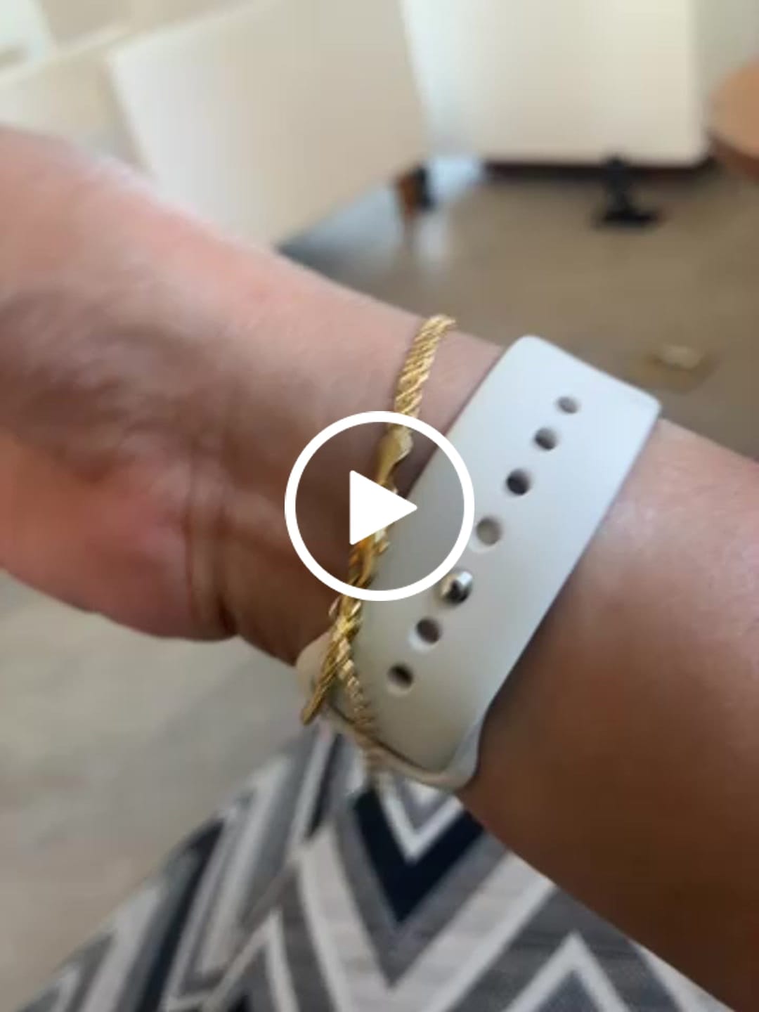 Customer video review of Pulseras Bismarck en Oro laminado 18k Para Pareja
