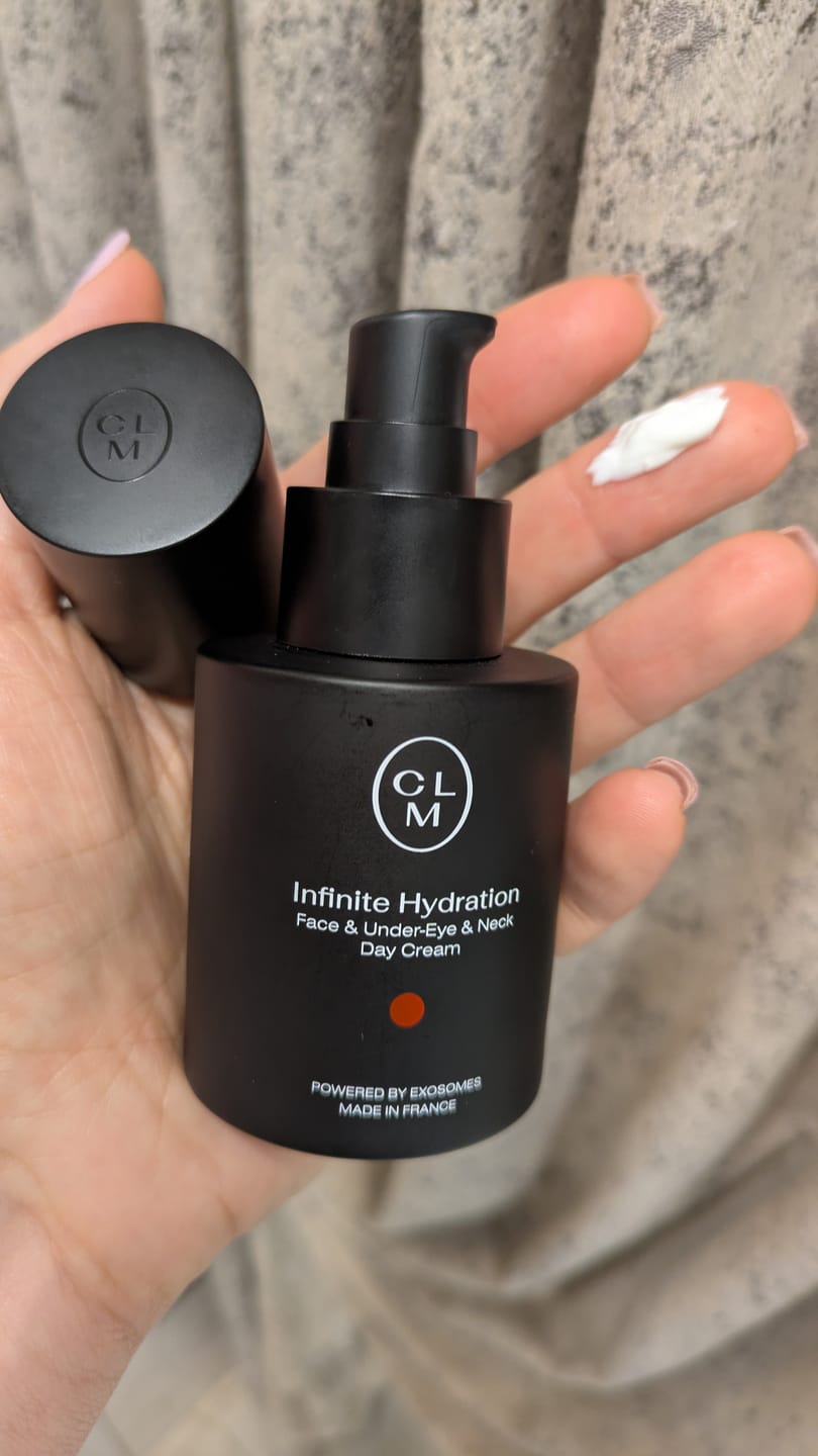 Customer photo review of Drėkinantis dieninis veido, paakių ir kaklo kremas 50ml
