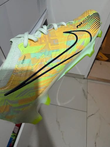 Avis photo d'un client sur Mercurial Vapor 15 Elite FG Bonded - Vert/Bleu/Orange