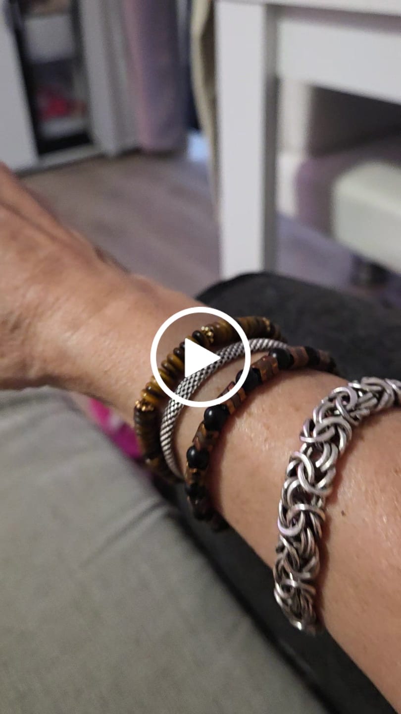 Customer video review of Obsidian Armband - Power