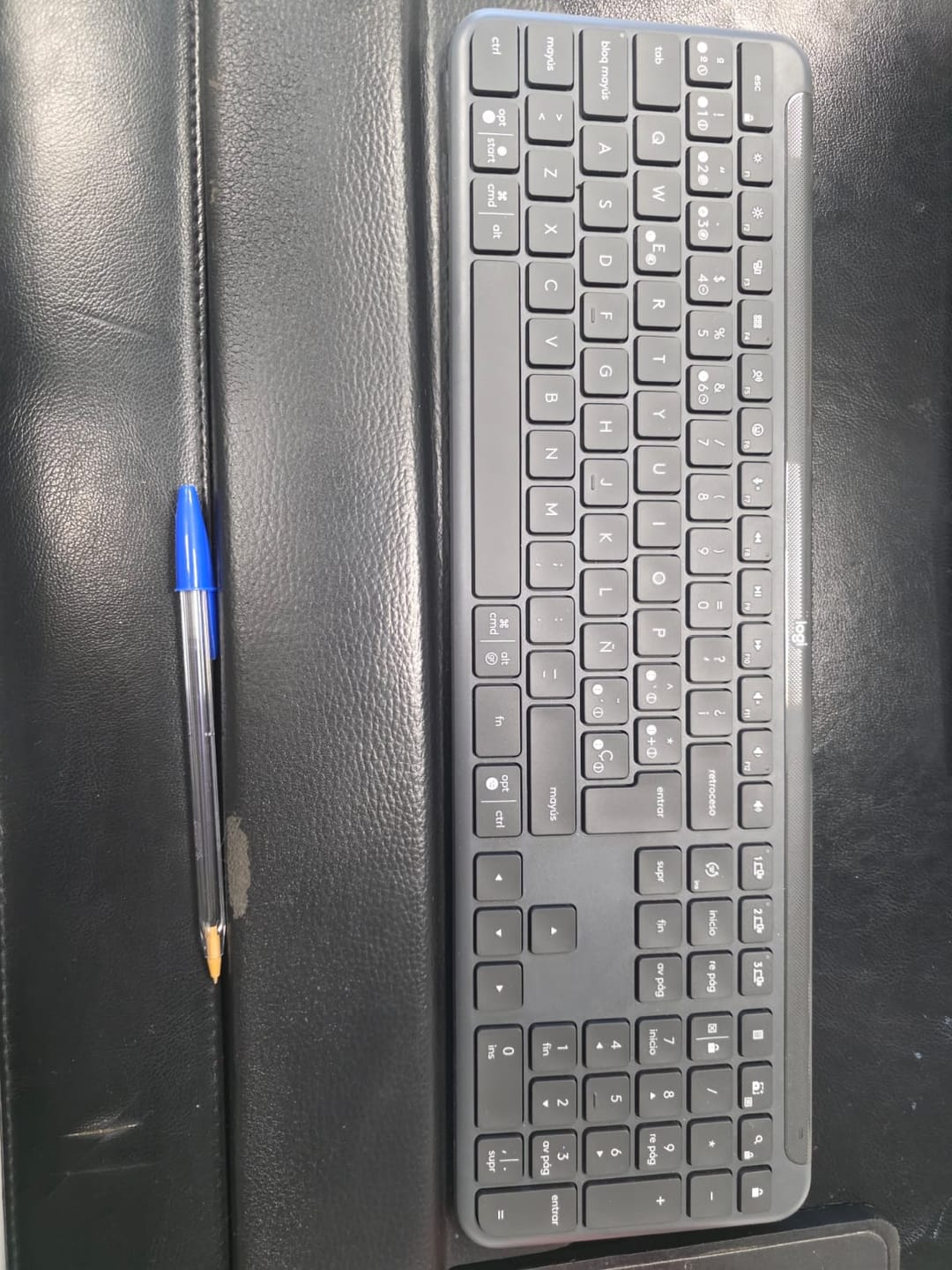 Customer photo review of Teclado Logitech Signature Slim Inalambrico K950 Grafito