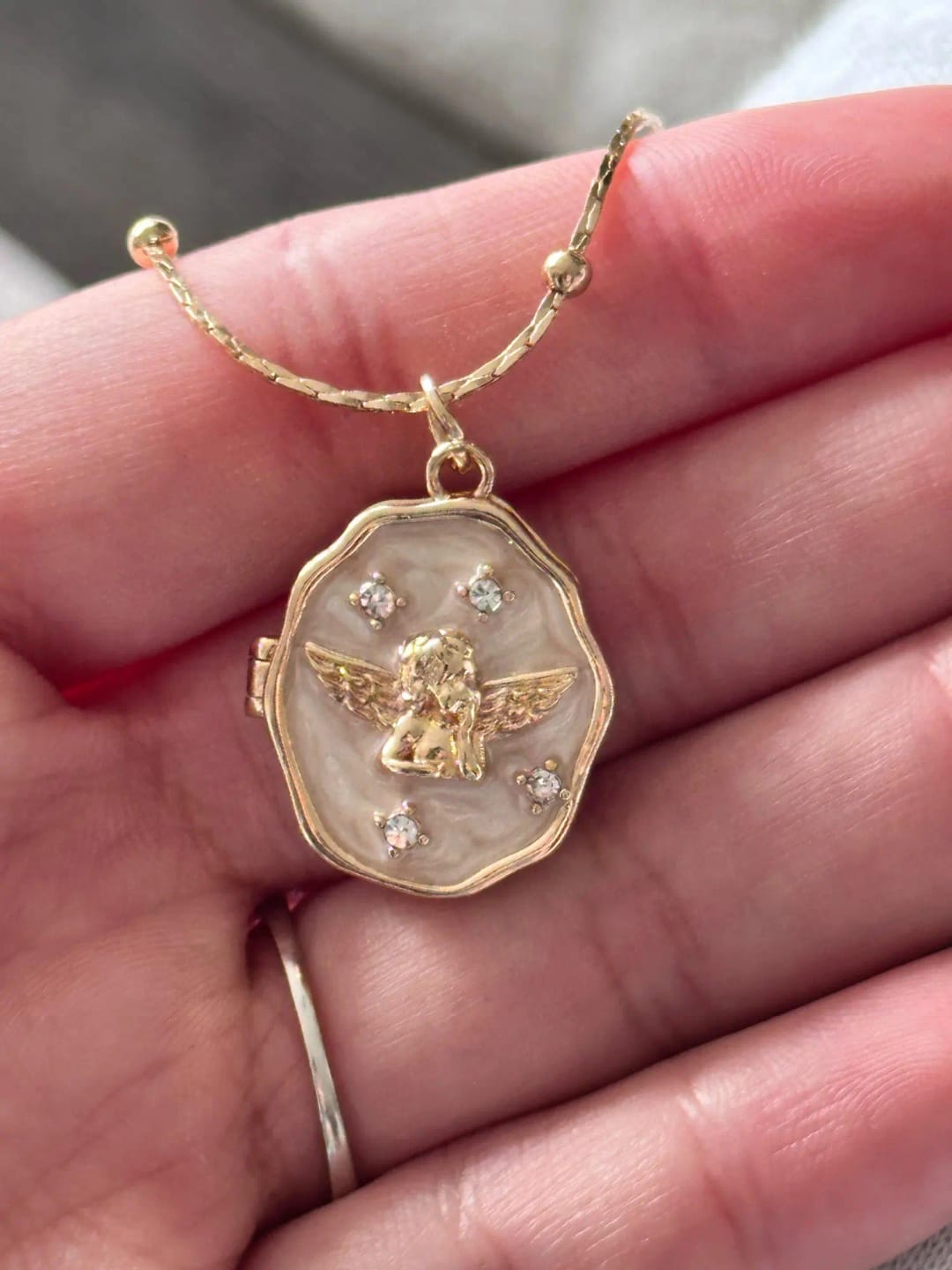 Customer photo review of Relicario Personalizado “Butterfly Love”
