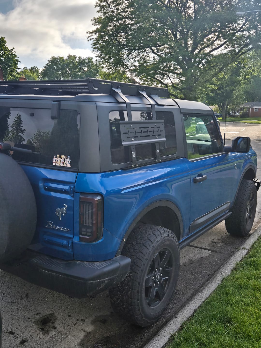Customer photo review of Modular Half Rack For The Ford Bronco (2021-Current)