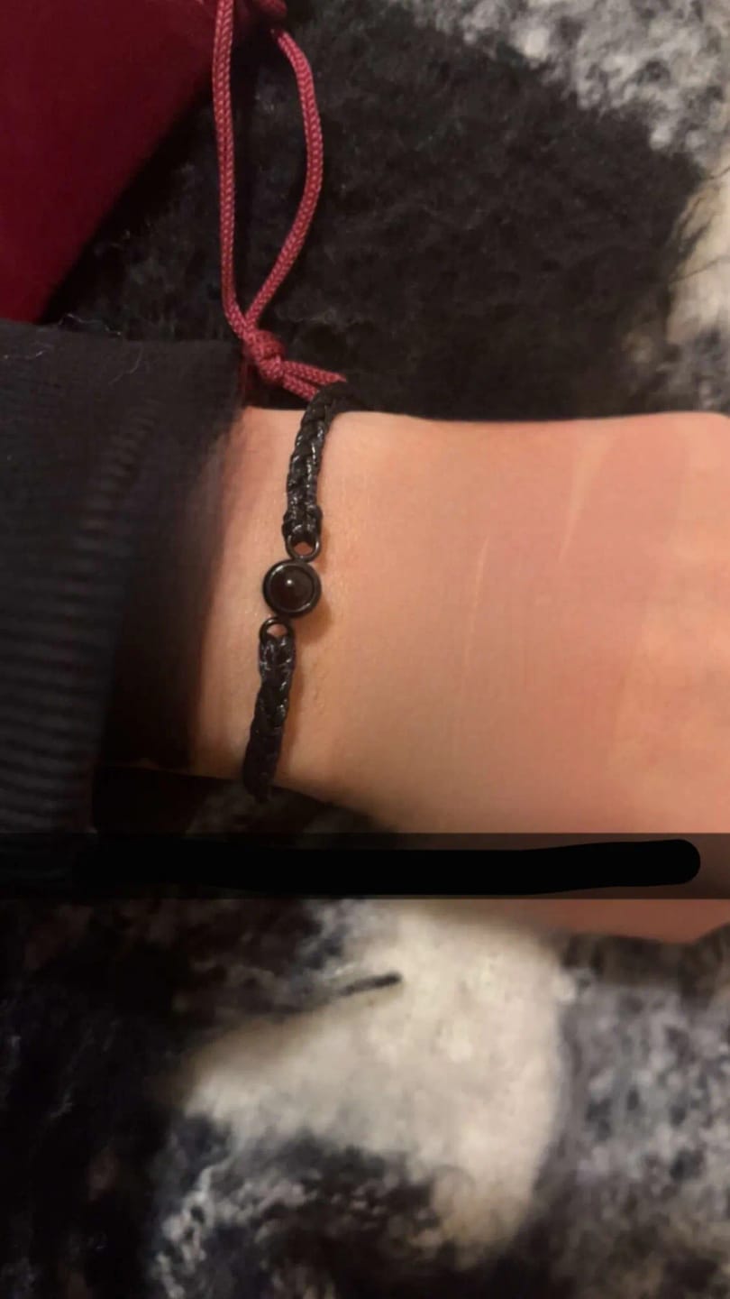 Customer photo review of Pulsera con foto personalizada de proyección