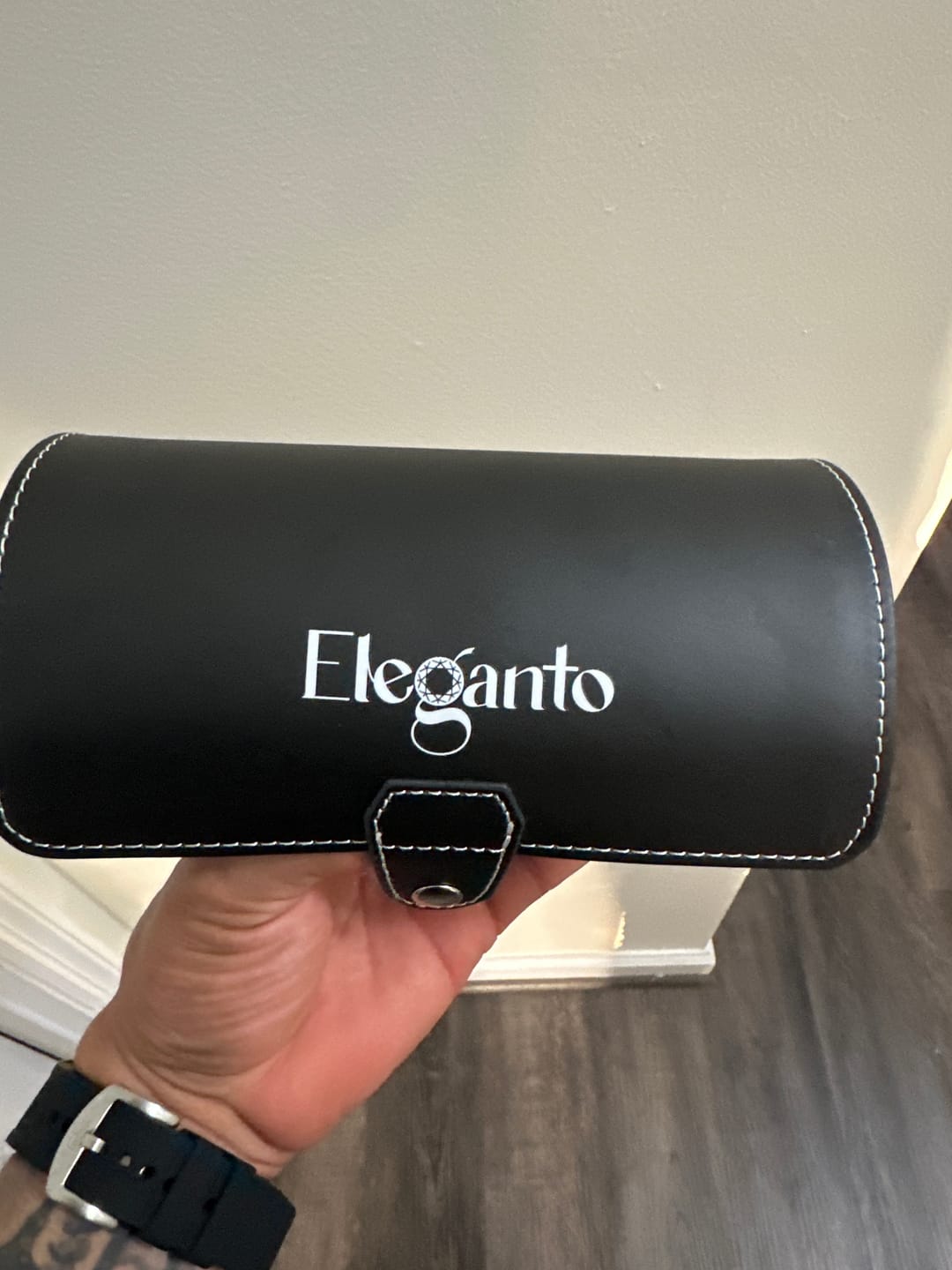Customer photo review of Eleganto Case
