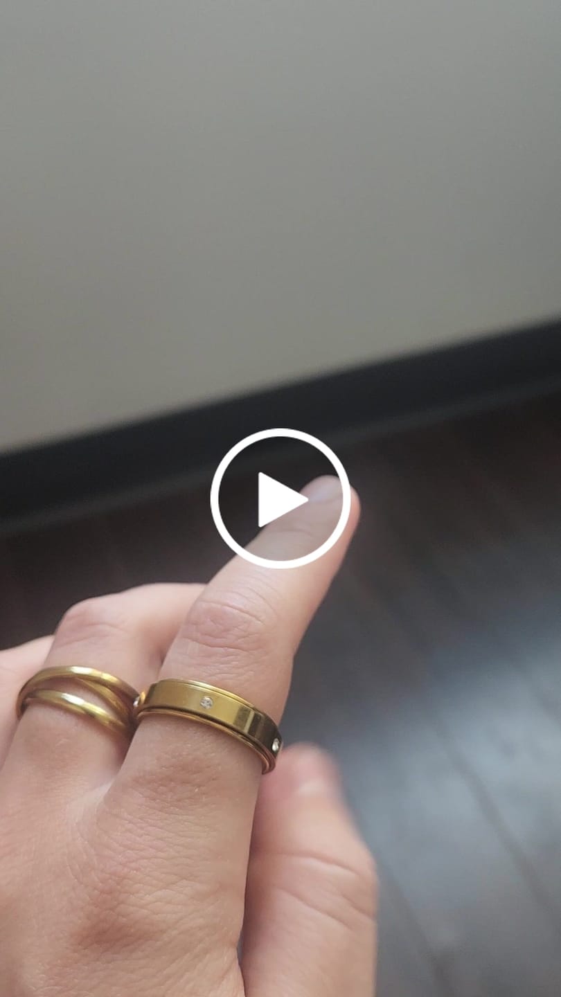 Customer video review of Spins Love Ring