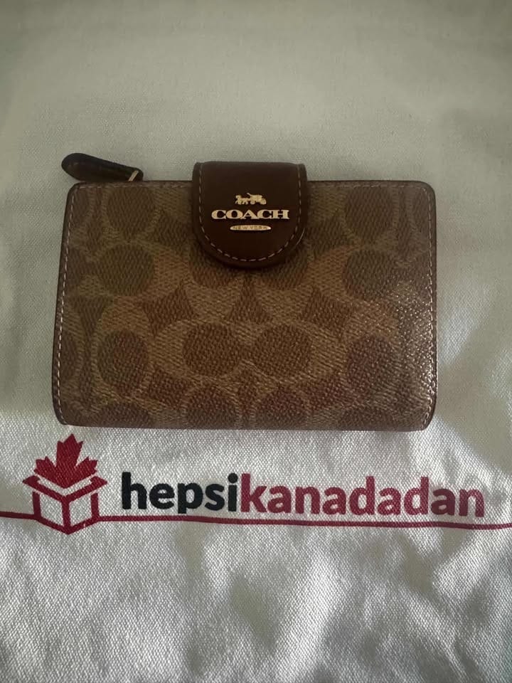 Customer photo review of Coach Women's Medium Corner Zip Wallet In Signature Canvas Gold/Tan/Brown