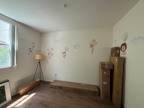 Customer photo review of Safari Animals with Balloons Wall Decals