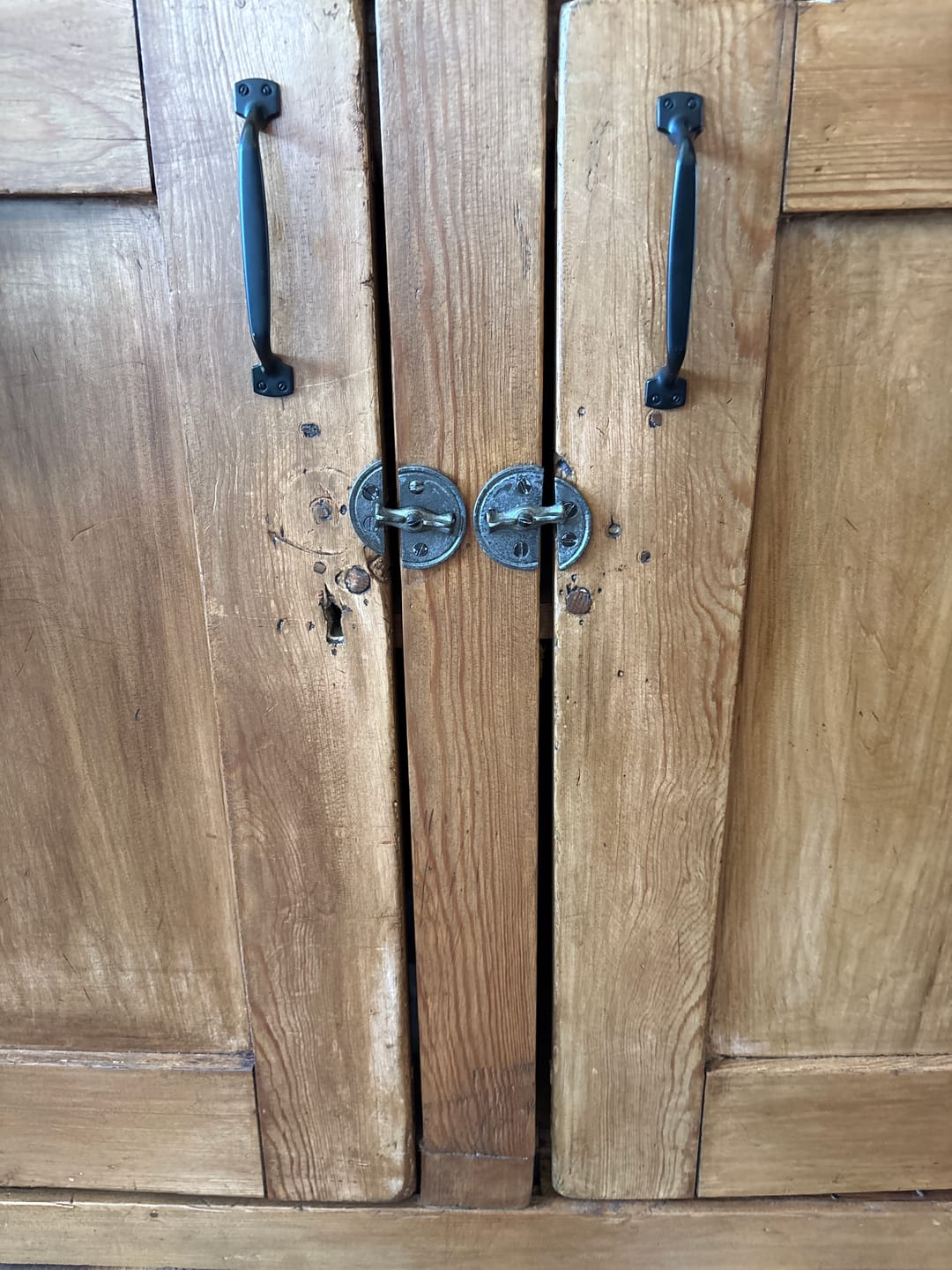 Customer photo review of Iron Thumb Turn Cupboard Latch