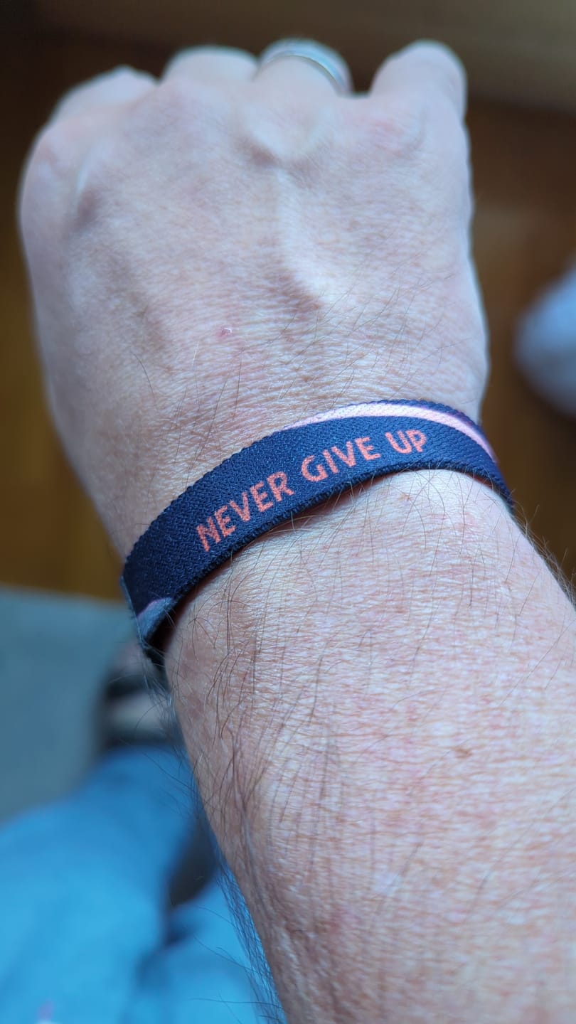 Customer photo review of Never Give Up - Elastisches Armband