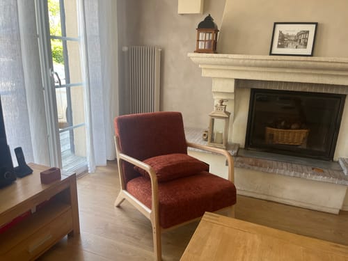 Customer photo review of OHAMA - Fauteuil de salon en bois massif et tissu terracotta