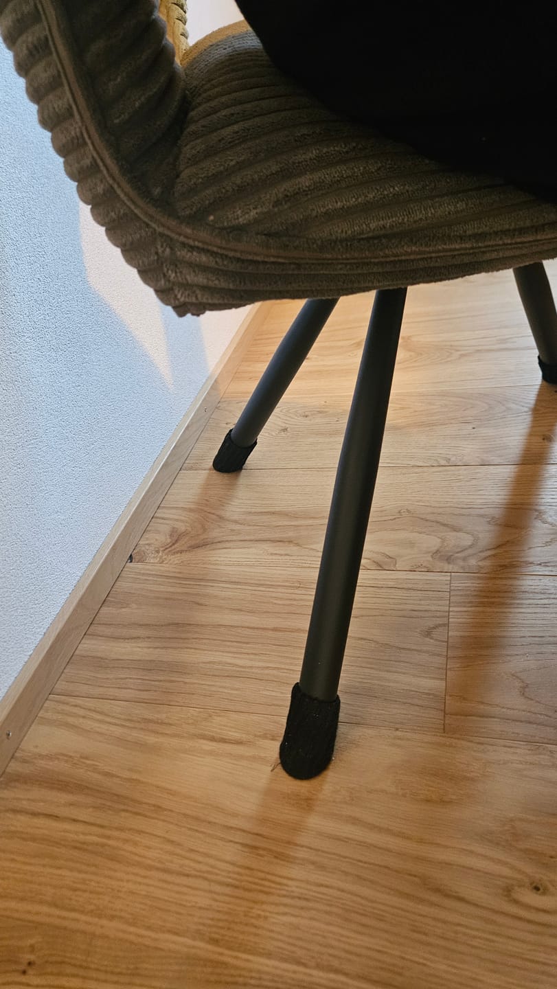 Customer photo review of Stuhlsocken Schwarz 4er Set