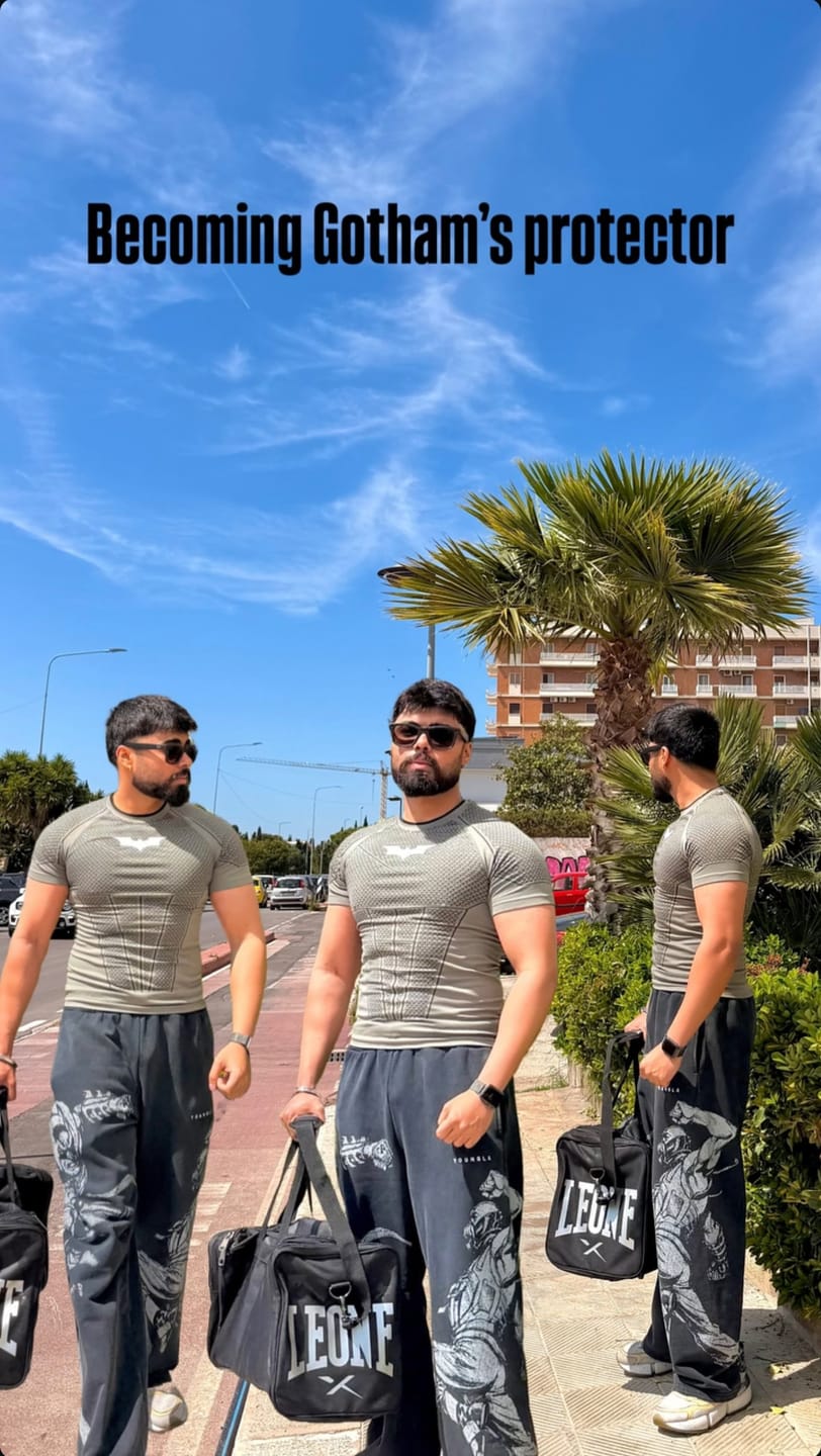 Customer photo review of 4259 - Batman Compression Tees