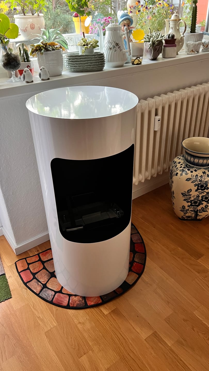 Customer photo review of Freistehender Bioethanol Standkamin - LEONIS Weiss