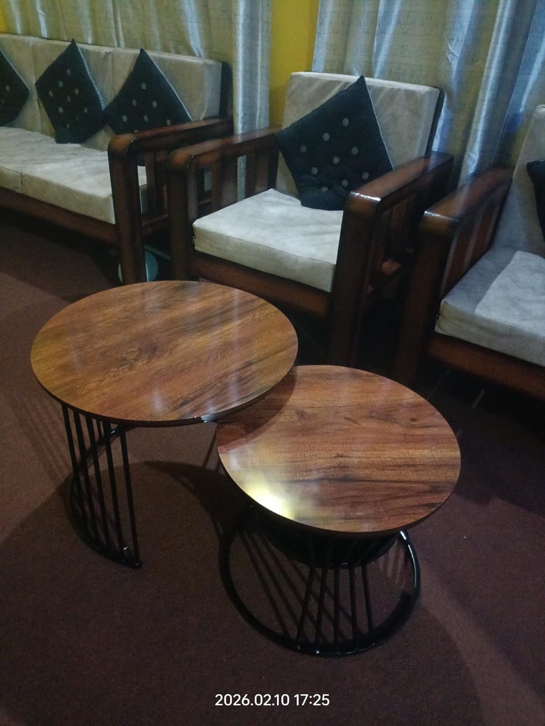 Customer photo review of Iron Frame Faux Marbled Laminated Round Coffee Table Set of 2 Stacking Center Tables for Living Room Bedroom or Apartments (Golden White)