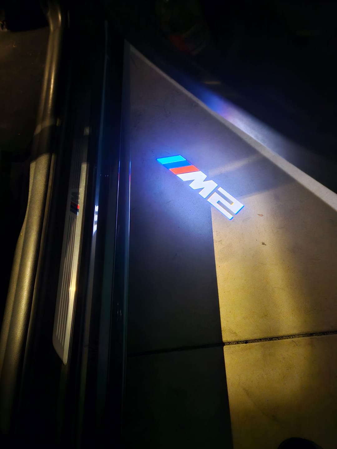 Customer photo review of BMW LED Doorlights Kit
