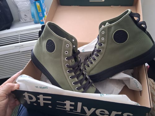 Customer photo review of Grounder High-Top Olive Green/Black