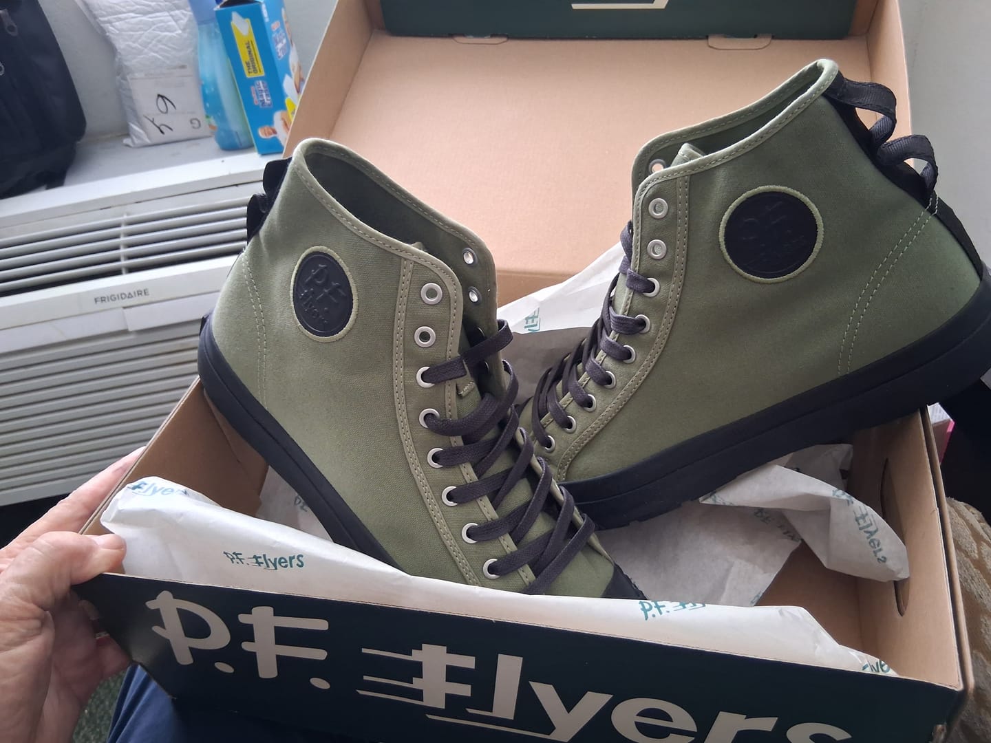 Customer photo review of Grounder High-Top Olive Green/Black