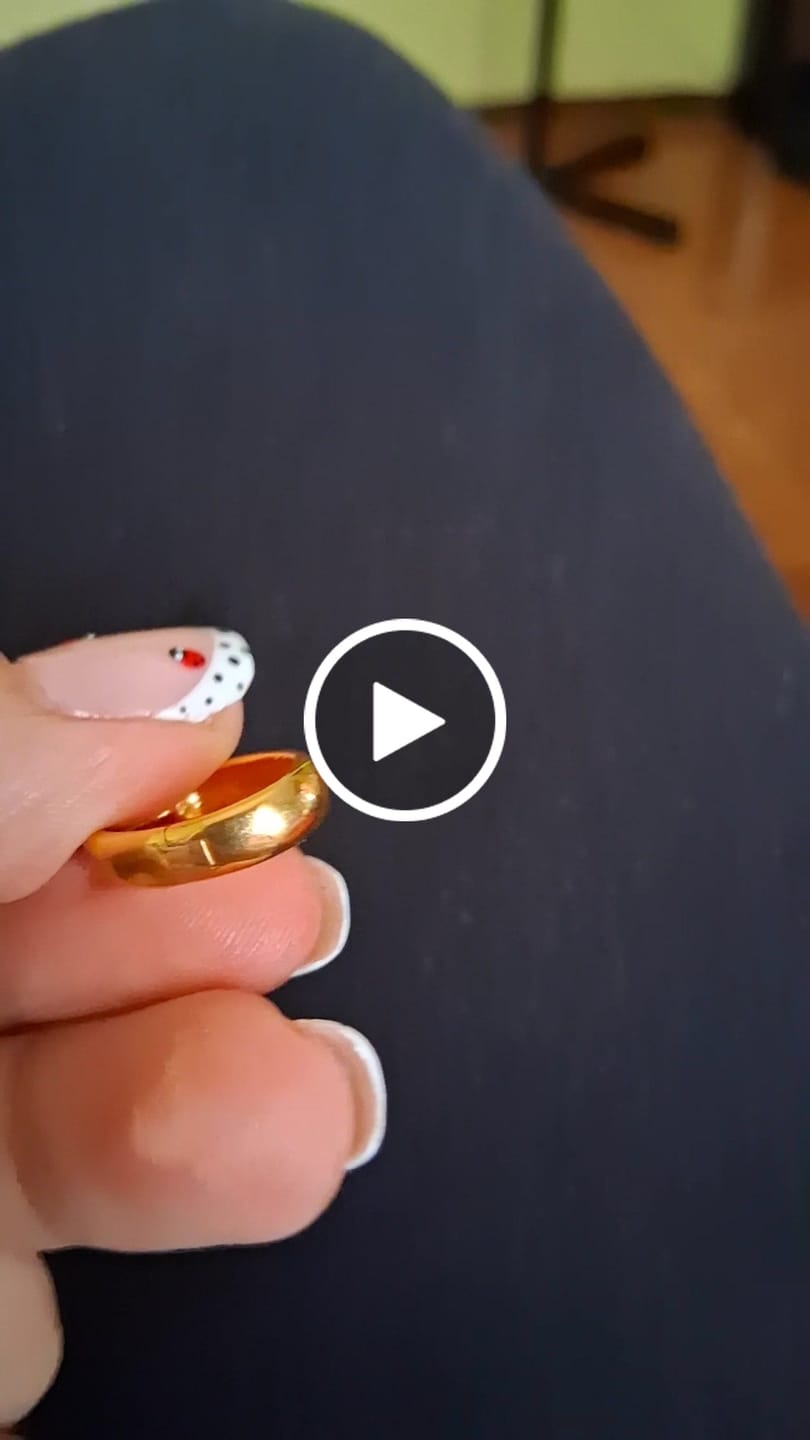 Customer video review of Pendientes Aros Cerrados