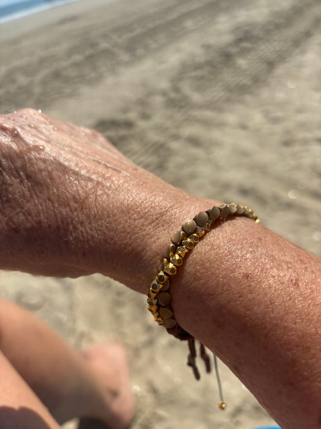 Customer photo review of Bracelet Tibétain en Perles de Cuivre