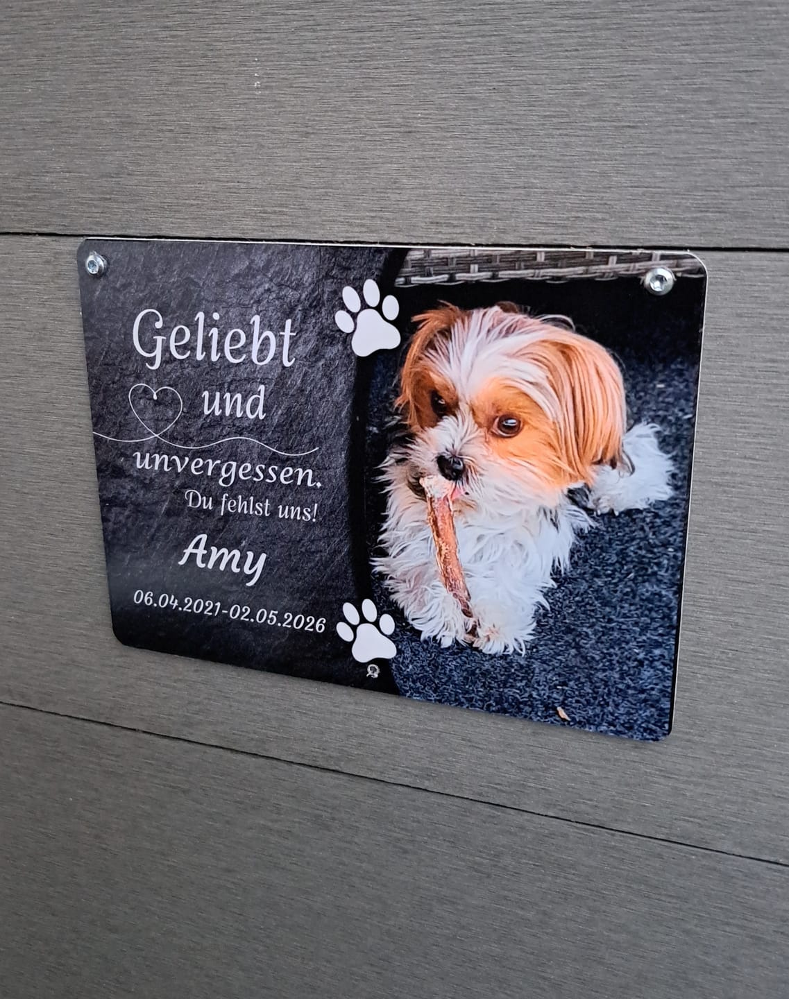 Customer photo review of Hunde Gedenktafel mit Foto & Spruch (UV- &  Wetterfest)