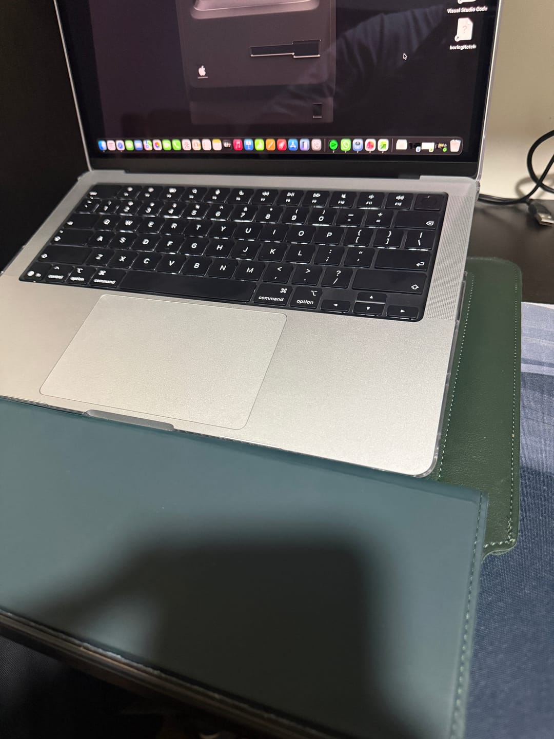 Customer photo review of Funda Notebook Smart Case