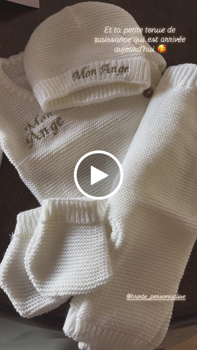 Customer video review of Ensemble en maille brodé