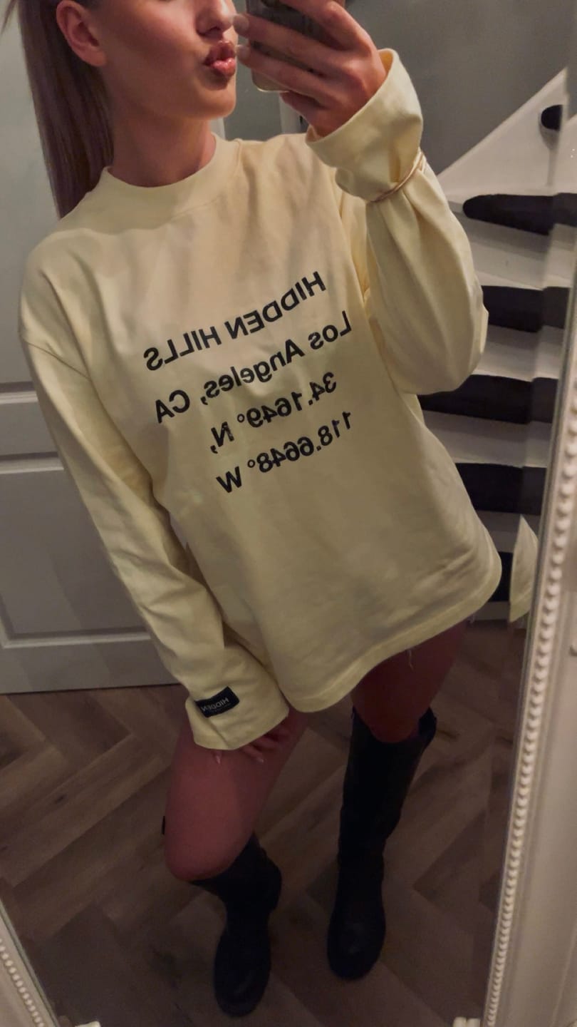 Customer photo review of VINTAGE LOGO LONGSLEEVE T-SHIRT BUTTER YELLOW