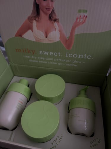 Customer photo review of Shimmering Body Oil Glazed Strawberry Butter Cream