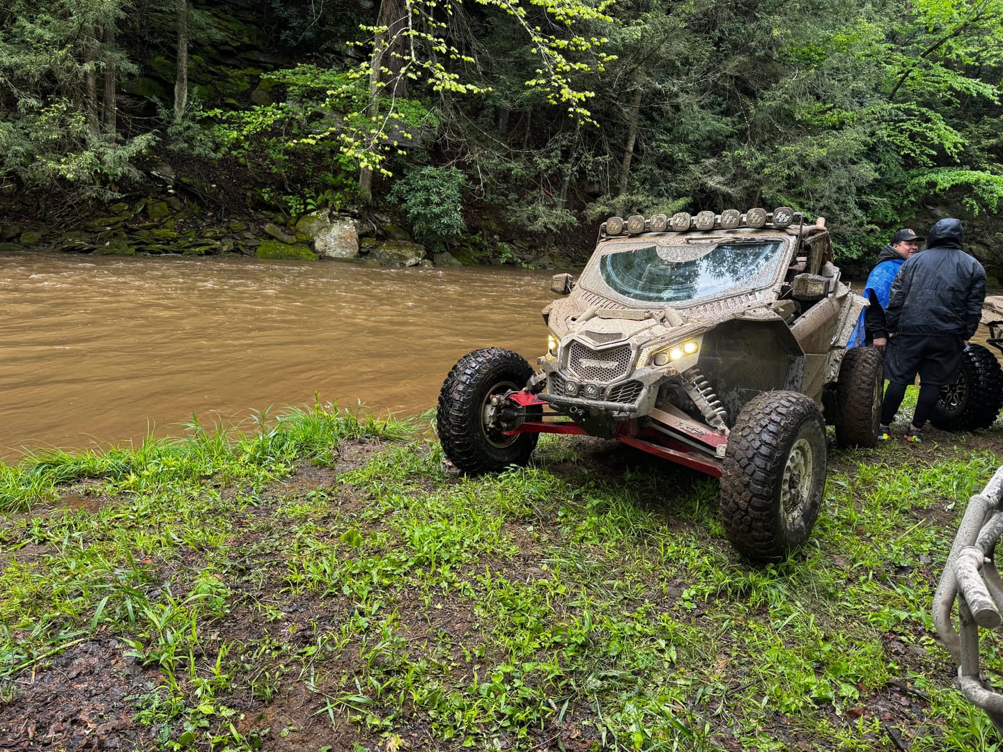 Customer photo review of XL Linkable LED Light Bar 8 XL Clear Baja Designs