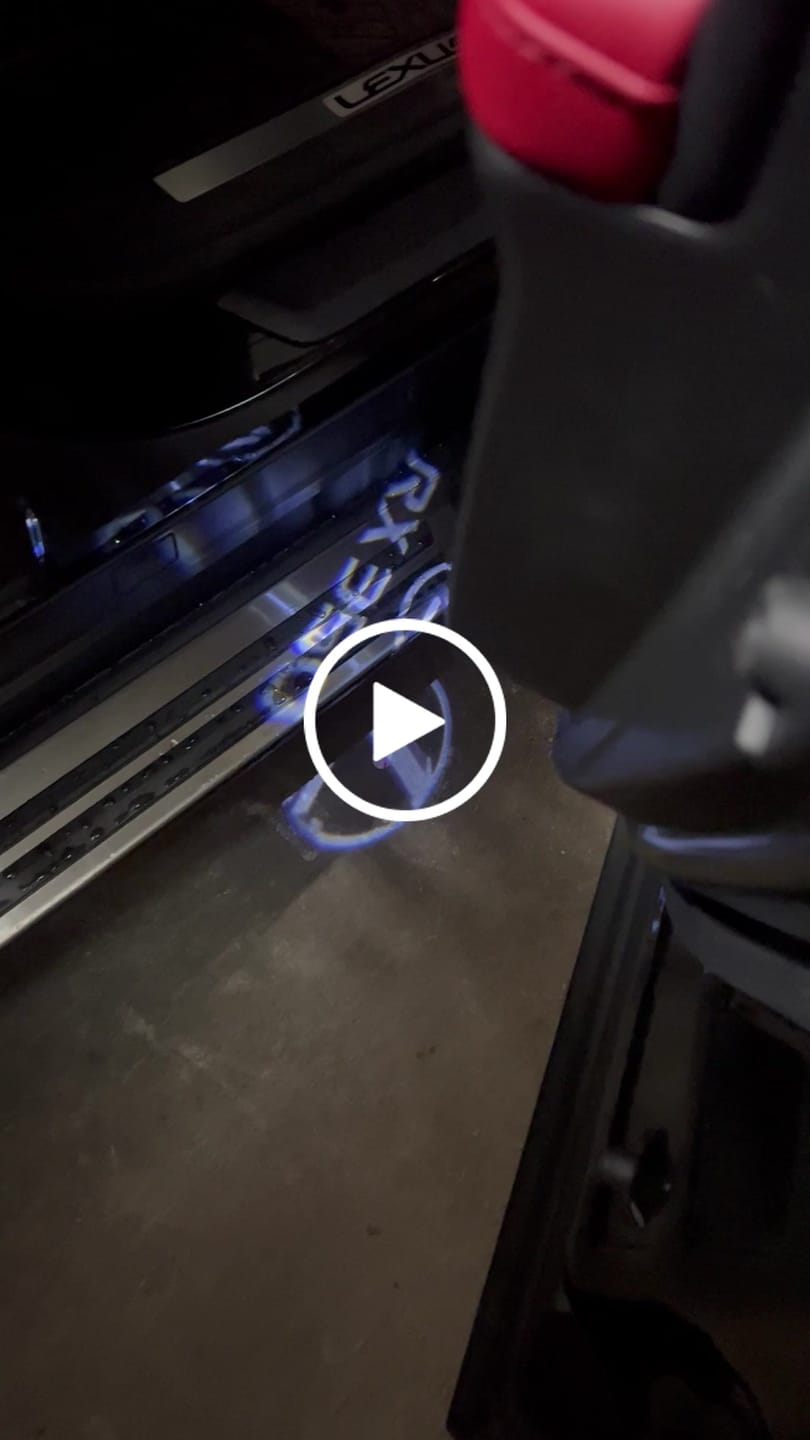 Customer video review of LEXUS RX 350 LOGO PROJECROTR LIGHTS (quantity 1 = 1 sets/2 door lights) Nr.220VC02