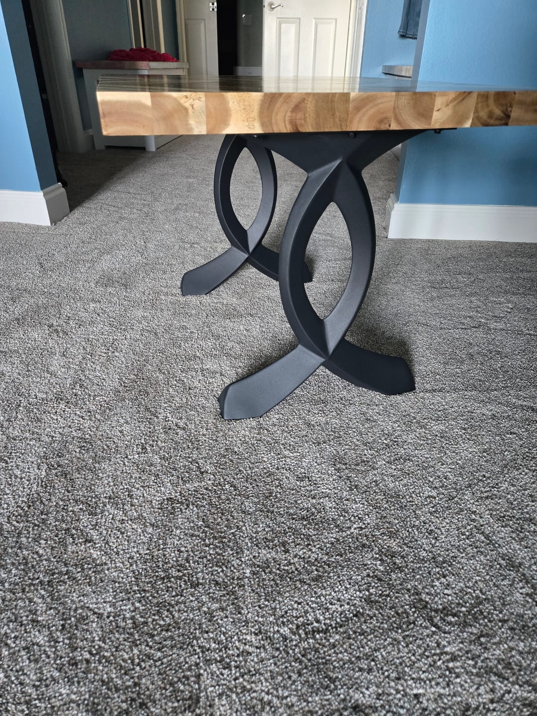Customer photo review of Bench Legs 108/128 Curva 16" H Curved Metal Furniture Legs