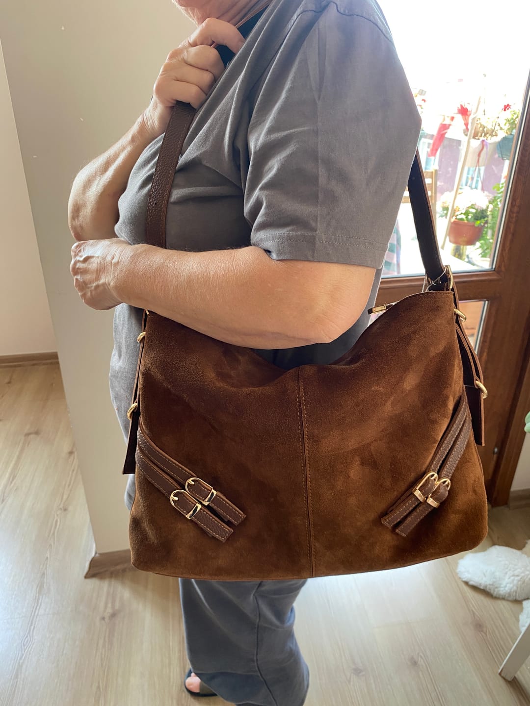 Customer photo review of DB No.8 | Hakiki Süet Deri Omuz Çantası | Taba